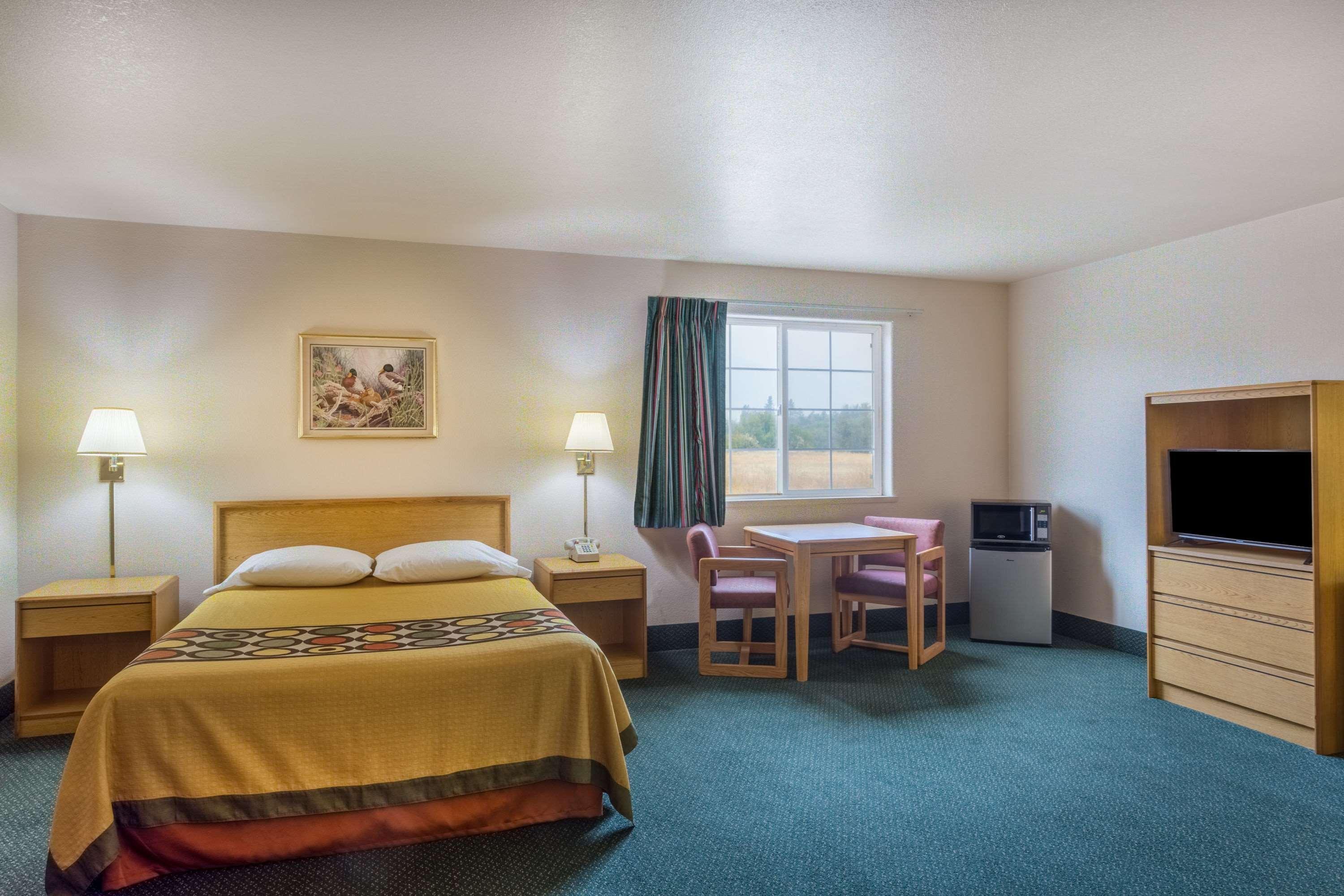 Super 8 By Wyndham Hamilton Hotel Exterior foto