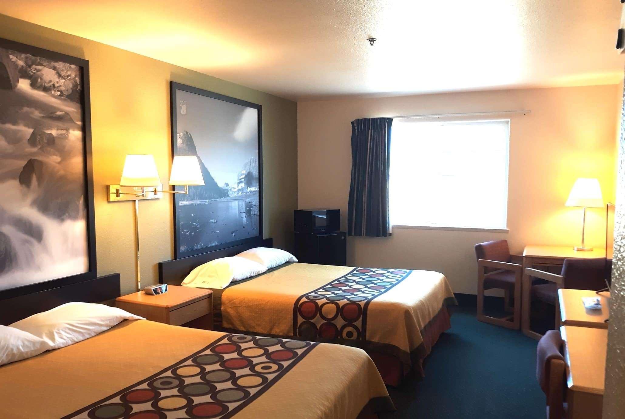 Super 8 By Wyndham Hamilton Hotel Exterior foto