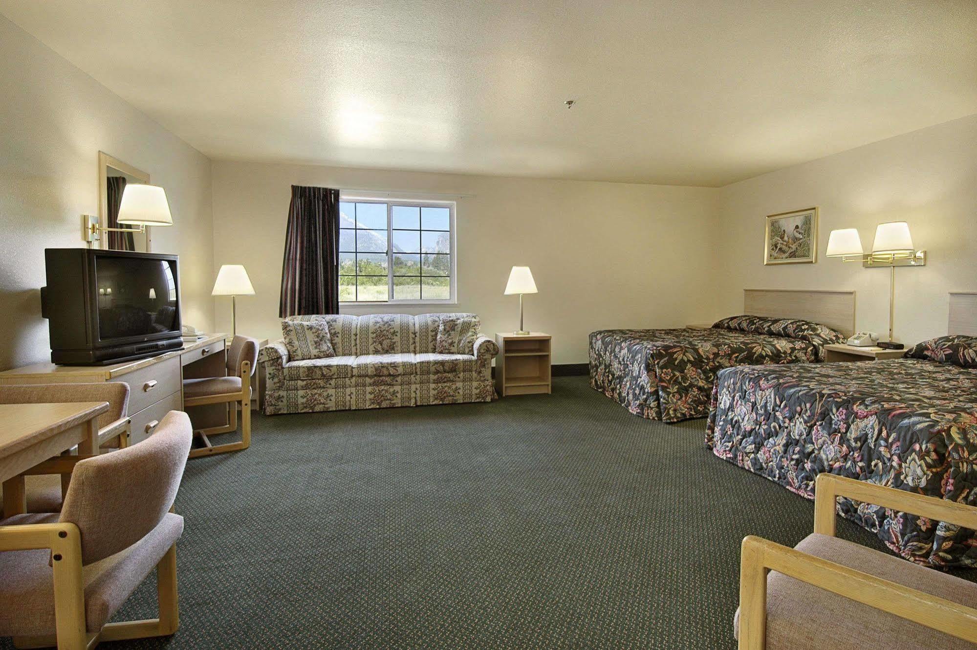 Super 8 By Wyndham Hamilton Hotel Exterior foto